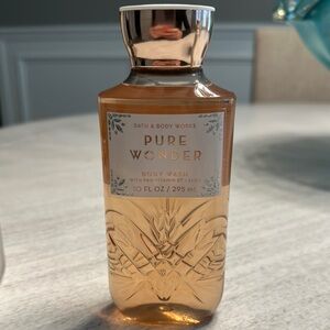Bath & Body Works Gold Body Wash with Tropical Design